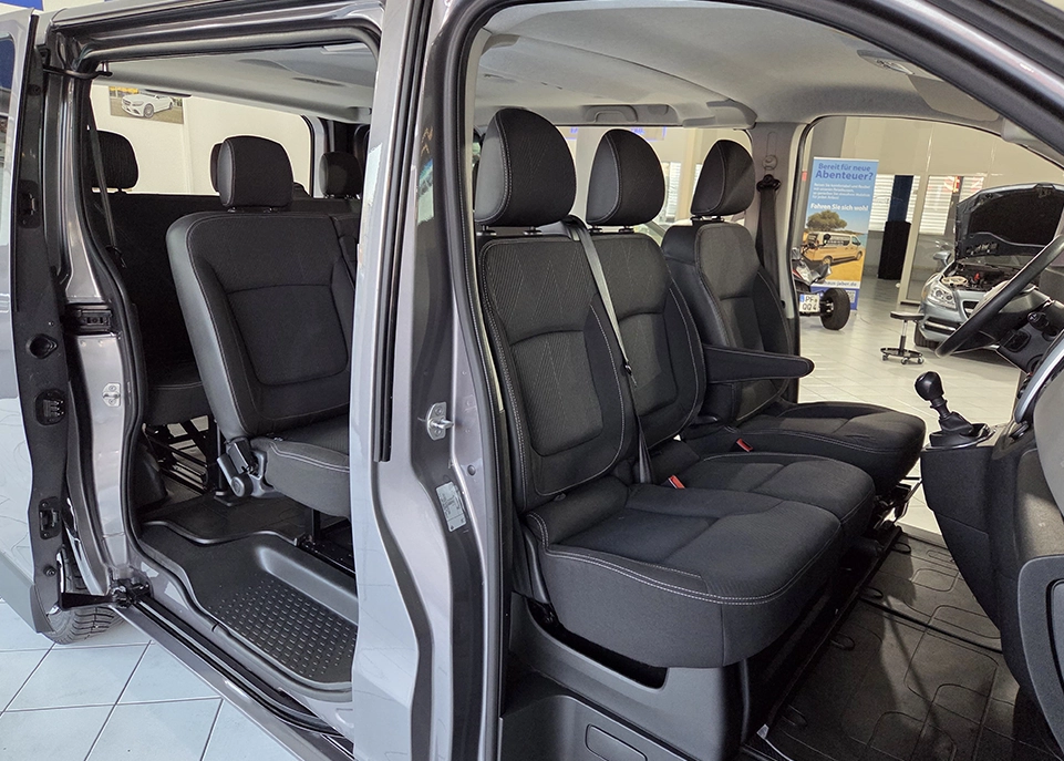 Nissan nv300