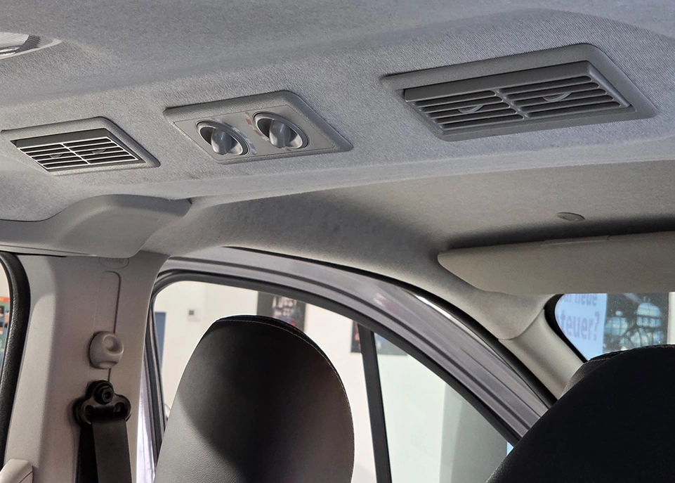 Nissan nv300