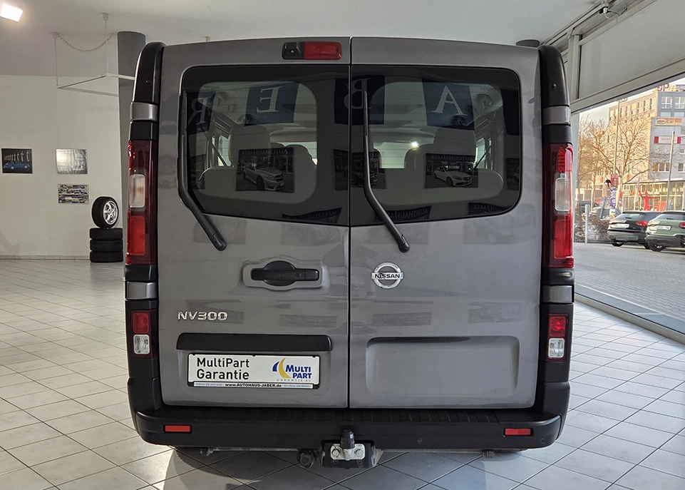 Nissan nv300
