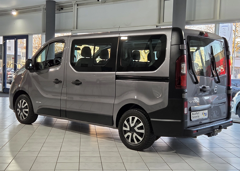 Nissan nv300