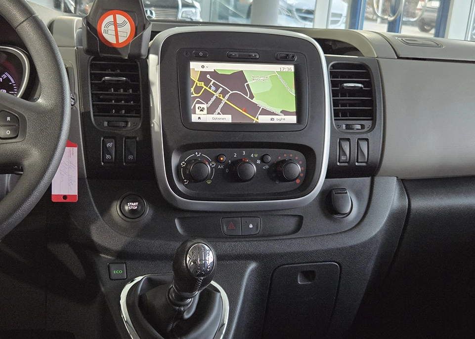 Nissan nv300